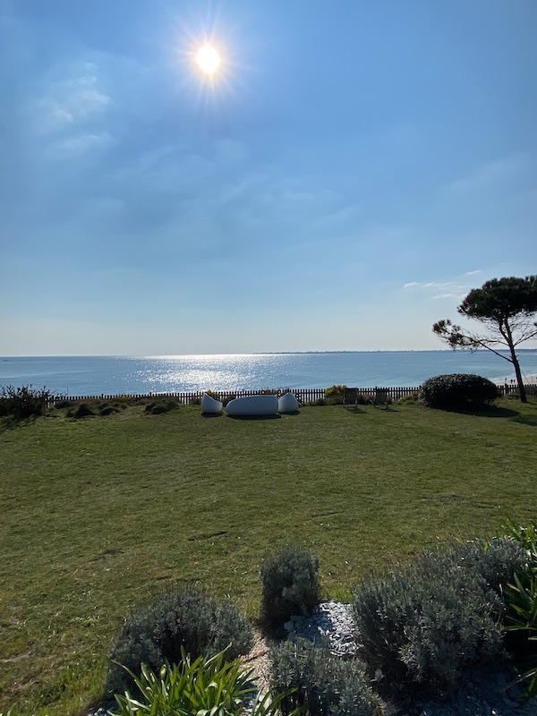 Jardin clos de 2 500 m² avec vue mer à Sainte-Marine